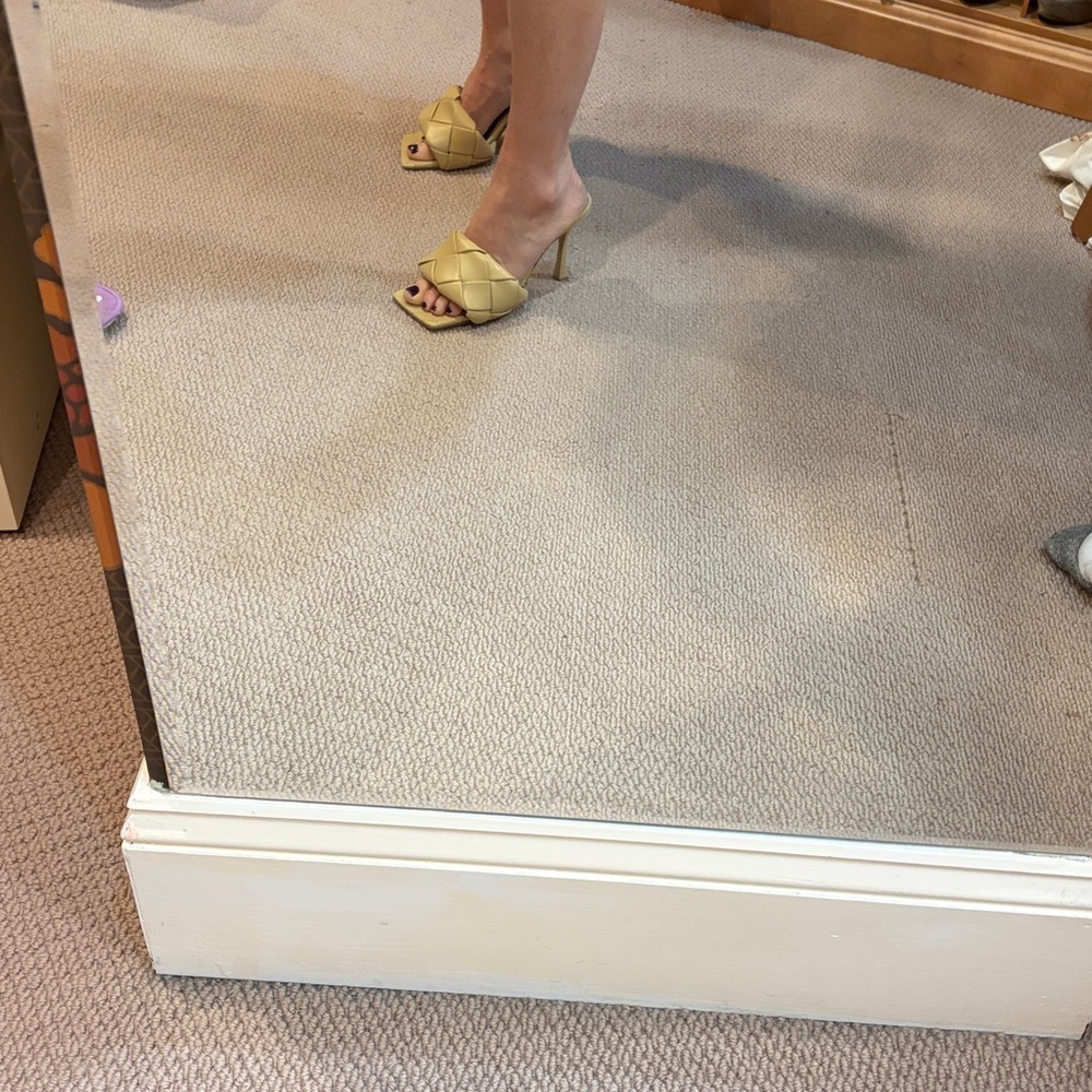 Bottega Veneta Women's butter cream Quilted Heeled Sandals - Picture 5 of 6